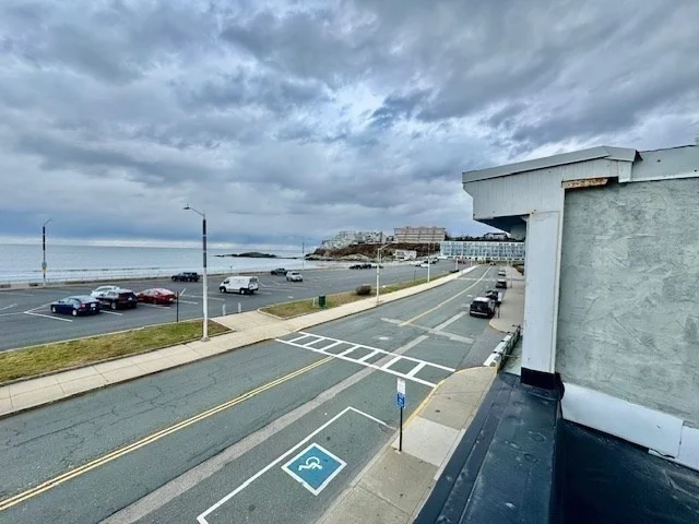 3 bed, 1 bath apartment for rent at 157 Nantasket Ave Unit 3, Hull — photo 2 of 10