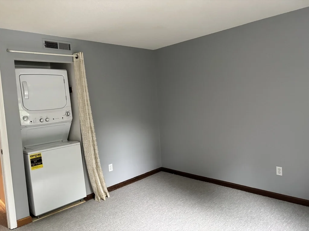 2 bed, 1 bath apartment for rent at 157 Norton Ave Unit 3, Easton — photo 8 of 10