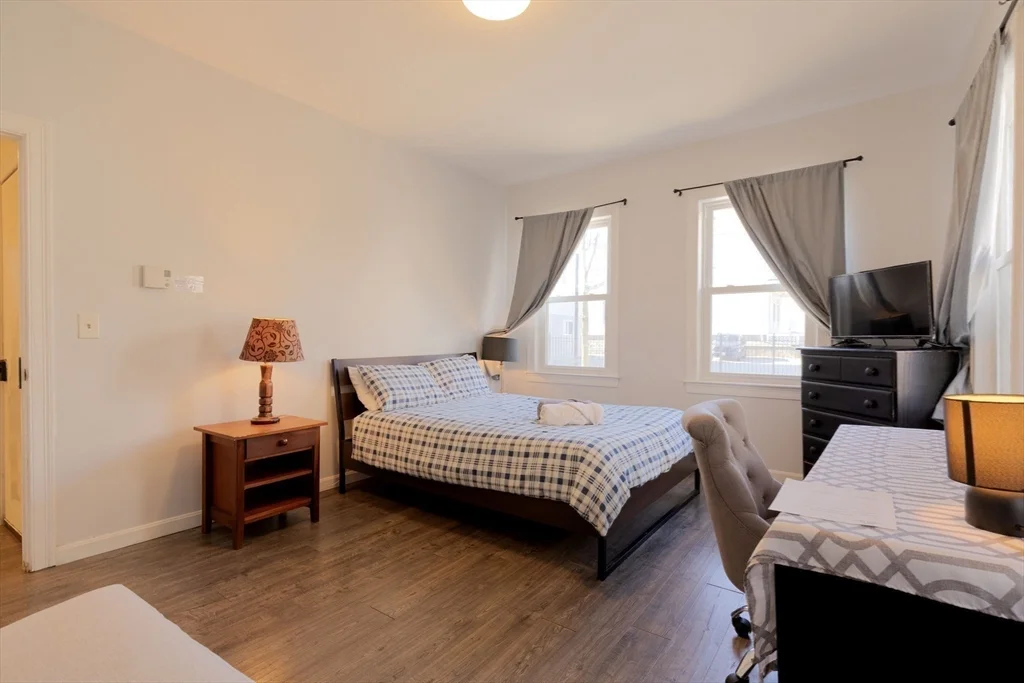 4 bed, 2 bath apartment for rent at 157 Perkins St Unit 1, East Somerville — photo 13 of 27