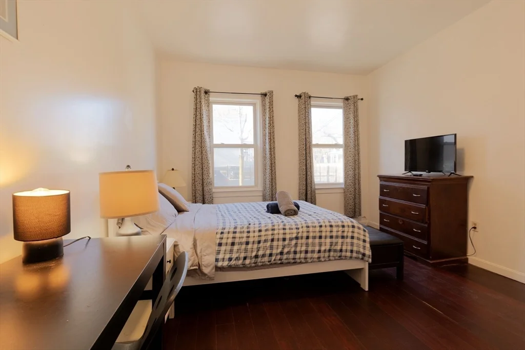 4 bed, 2 bath apartment for rent at 157 Perkins St Unit 1, East Somerville — photo 16 of 27