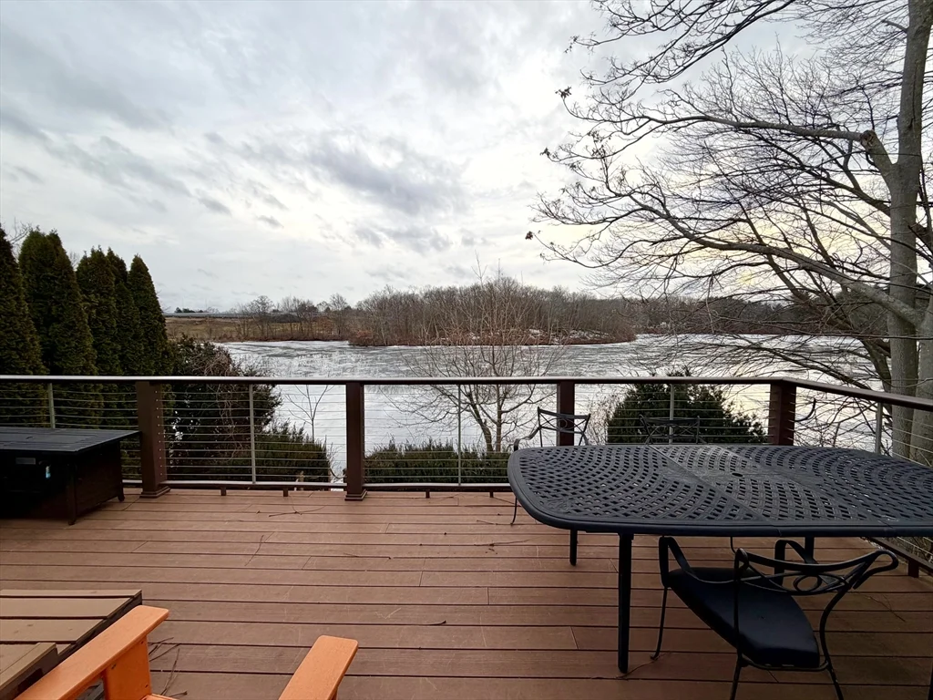 3 bed, 2 bath apartment for rent at 157 Riverview Ave Unit FURNISHED, Waltham — photo 11 of 38