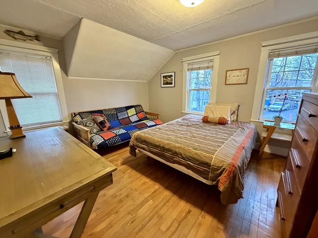 3 bed, 2 bath apartment for rent at 157 Riverview Ave Unit FURNISHED, Waltham — photo 27 of 38