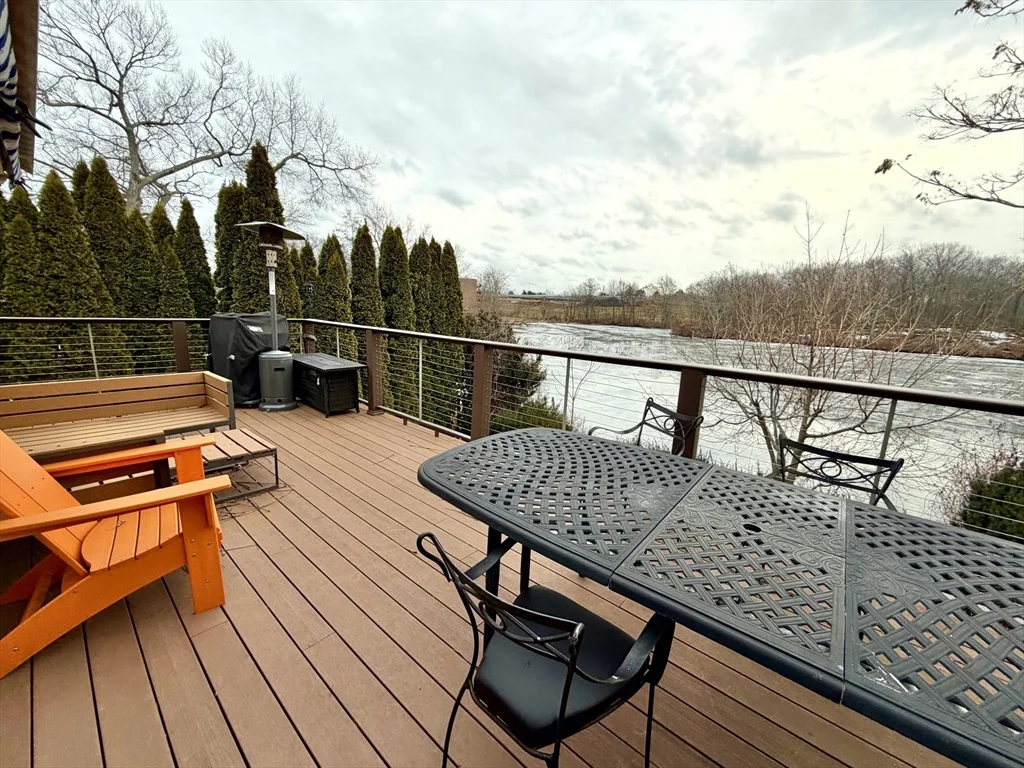 3 bed, 2 bath apartment for rent at 157 Riverview Ave Unit FURNISHED, Waltham — photo 33 of 38
