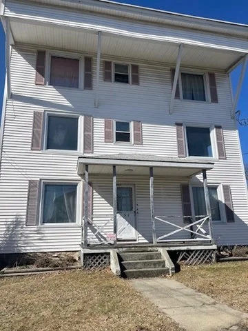 3 bed, 1 bath apartment for rent at 157 Sixth Street (6th) Unit 2, Leominster — photo 1 of 2
