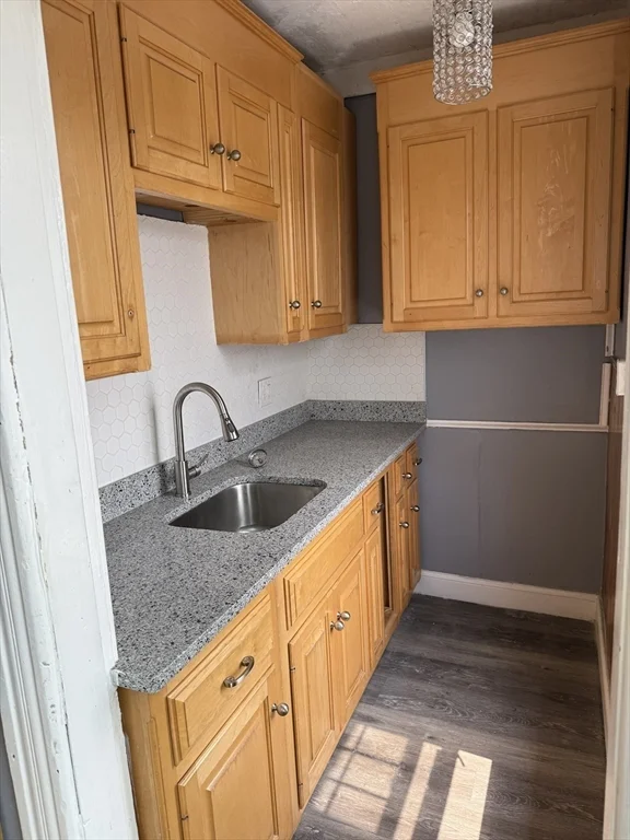 3 bed, 1 bath apartment for rent at 157 Vernon St Unit 3, Worcester — photo 5 of 15