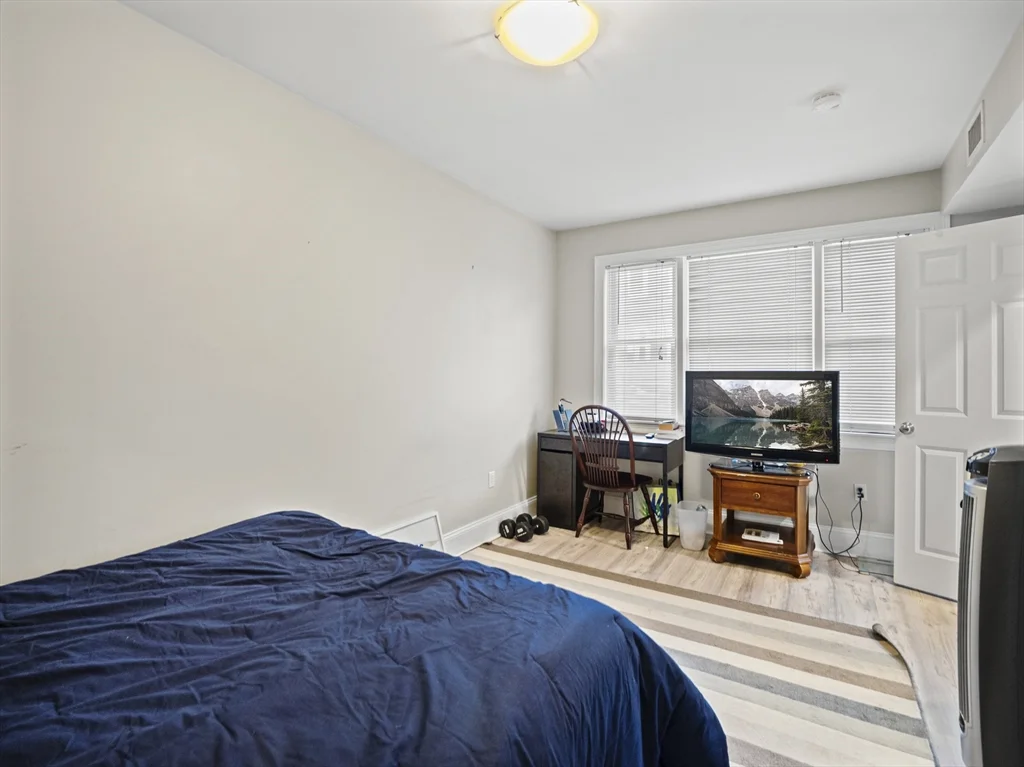 4 bed, 2 bath apartment for rent at 157 West 6th St Unit A, South Boston — photo 28 of 41