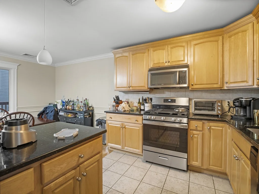 4 bed, 2 bath apartment for rent at 157 West 6th St Unit A, South Boston — photo 21 of 41