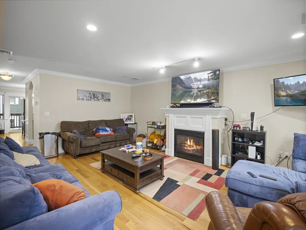 4 bed, 2 bath apartment for rent at 157 West 6th St Unit A, South Boston — photo 25 of 41