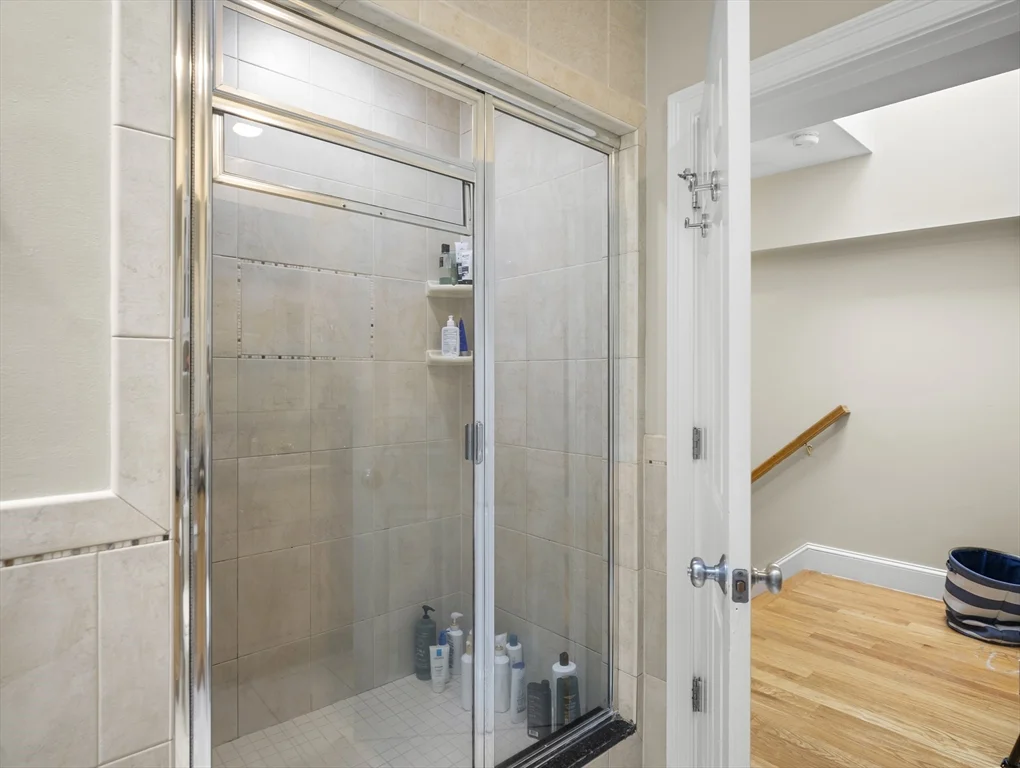 4 bed, 2 bath apartment for rent at 157 West 6th St Unit A, South Boston — photo 6 of 41
