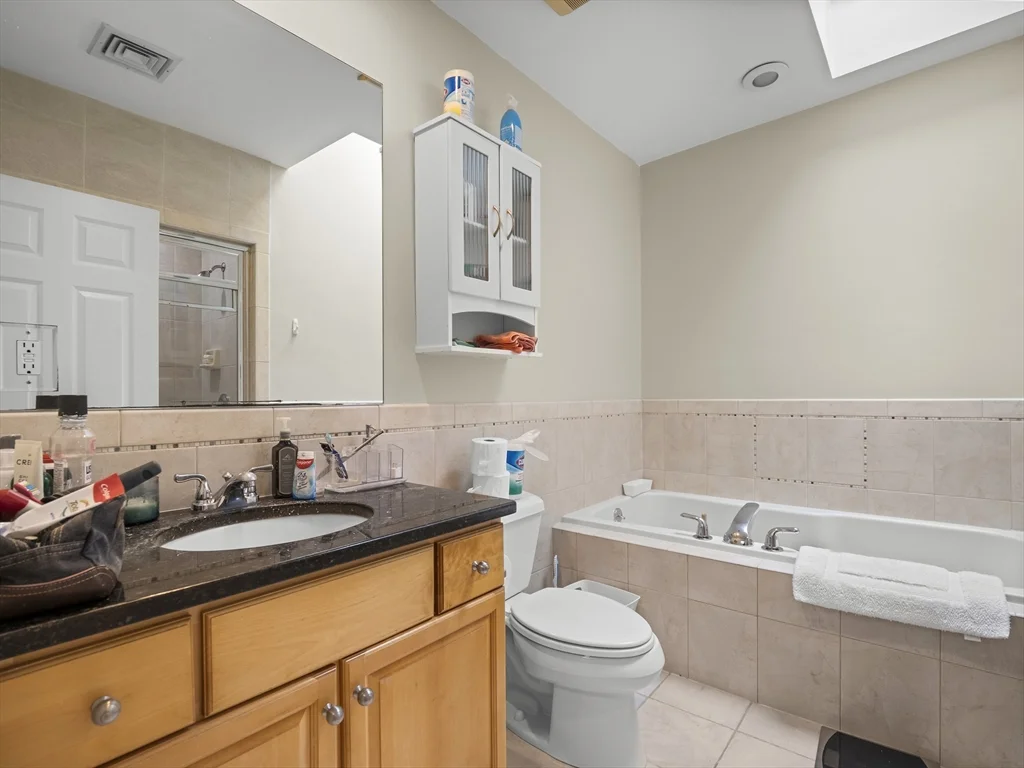 4 bed, 2 bath apartment for rent at 157 West 6th St Unit A, South Boston — photo 5 of 41