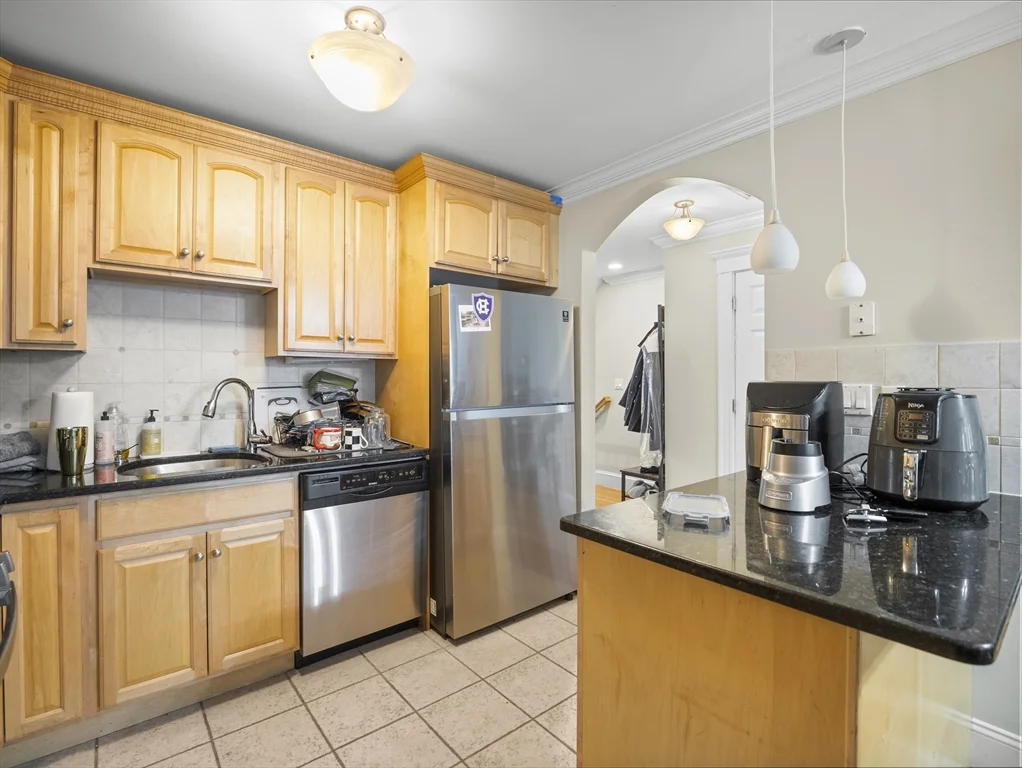 4 bed, 2 bath apartment for rent at 157 West 6th St Unit A, South Boston — photo 19 of 41