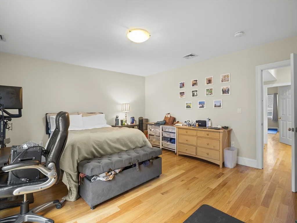 4 bed, 2 bath apartment for rent at 157 West 6th St Unit A, South Boston — photo 2 of 41