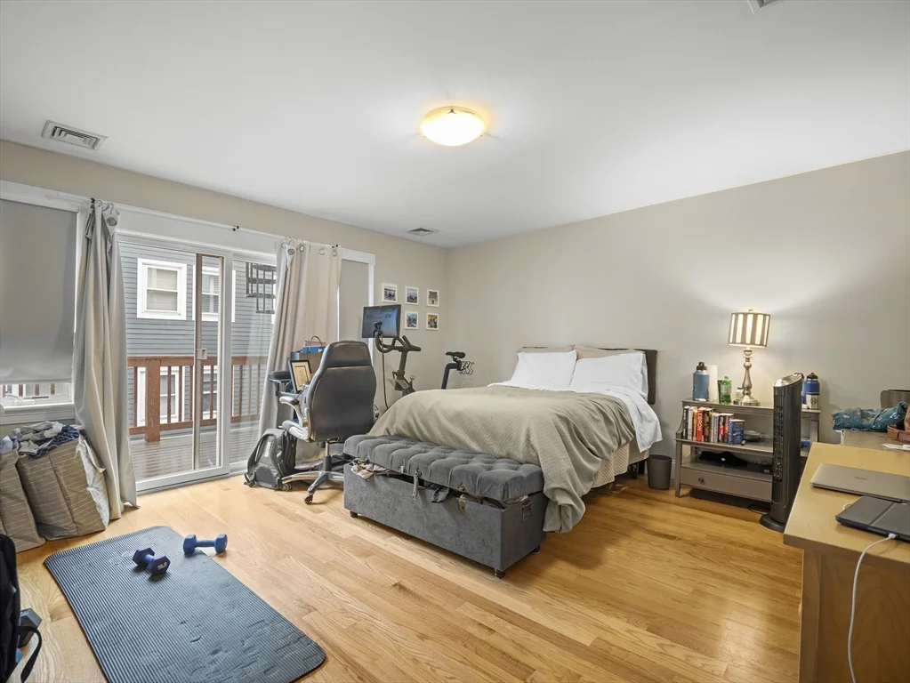 4 bed, 2 bath apartment for rent at 157 West 6th St Unit A, South Boston — photo 3 of 41