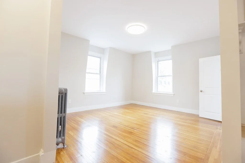 3 bed, 1 bath apartment for rent at 157 Winthrop St Unit 2, Tufts University — photo 3 of 14