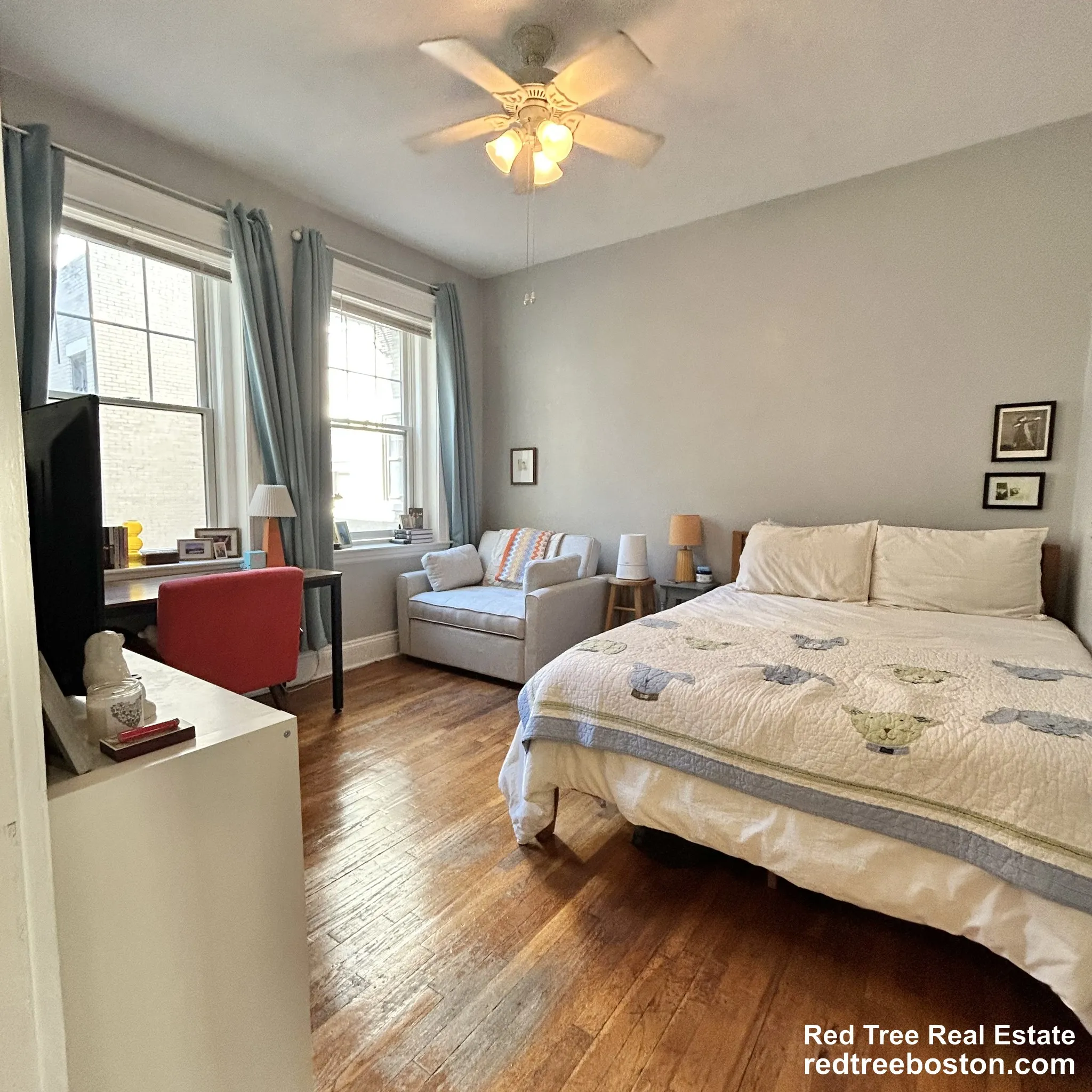 Studio bed, 1 bath apartment for rent at 1572 Commonwealth Ave Unit 3, Brighton — photo 2 of 10