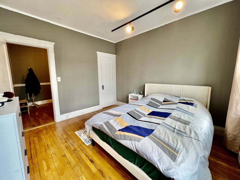 1 bed, 1 bath apartment for rent at 1572 Commonwealth Ave Unit 8, Brighton — photo 6 of 10