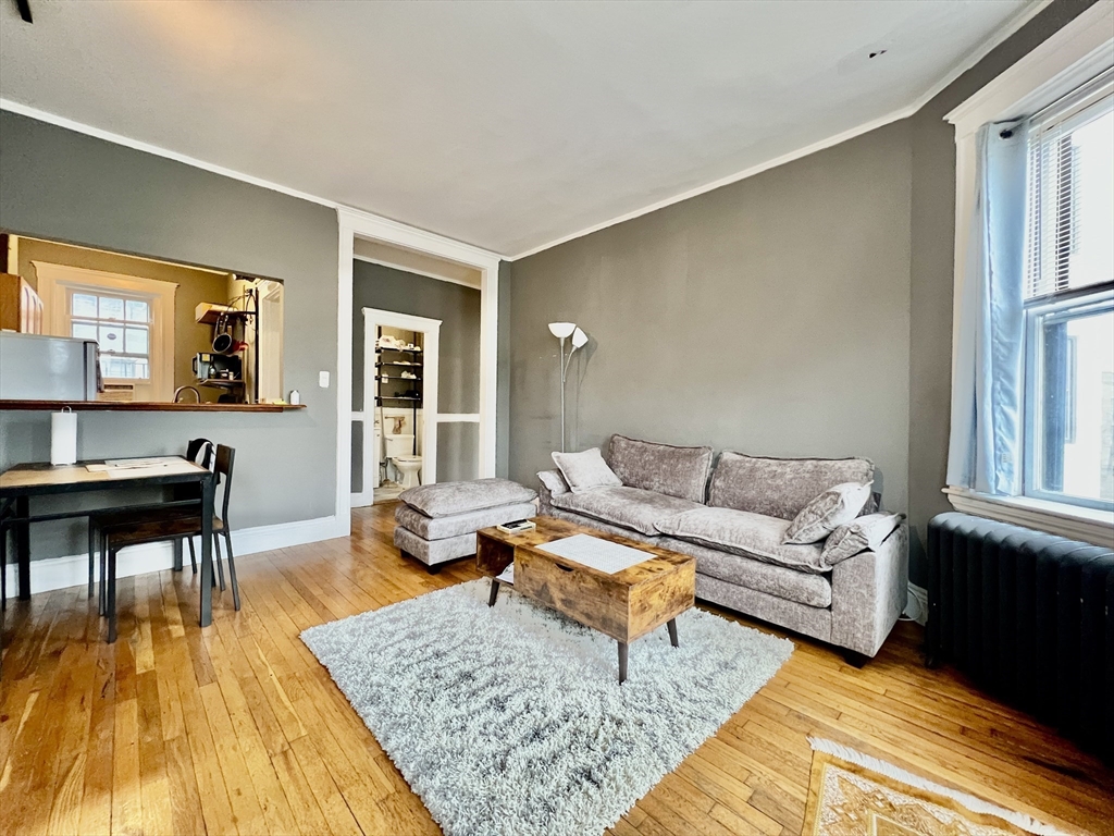 1 bed, 1 bath apartment for rent at 1572 Commonwealth Ave Unit 8, Brighton
