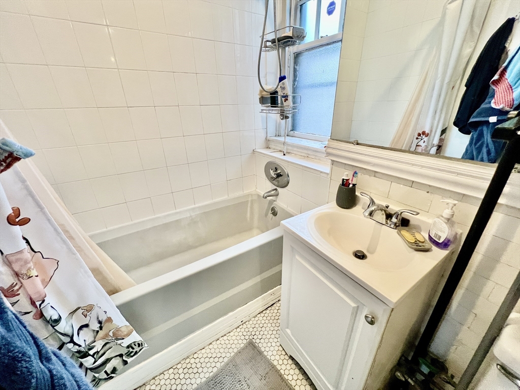 1 bed, 1 bath apartment for rent at 1572 Commonwealth Ave Unit 8, Brighton — photo 10 of 10