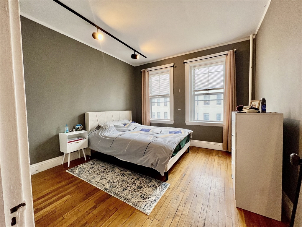 1 bed, 1 bath apartment for rent at 1572 Commonwealth Ave Unit 8, Brighton — photo 4 of 10