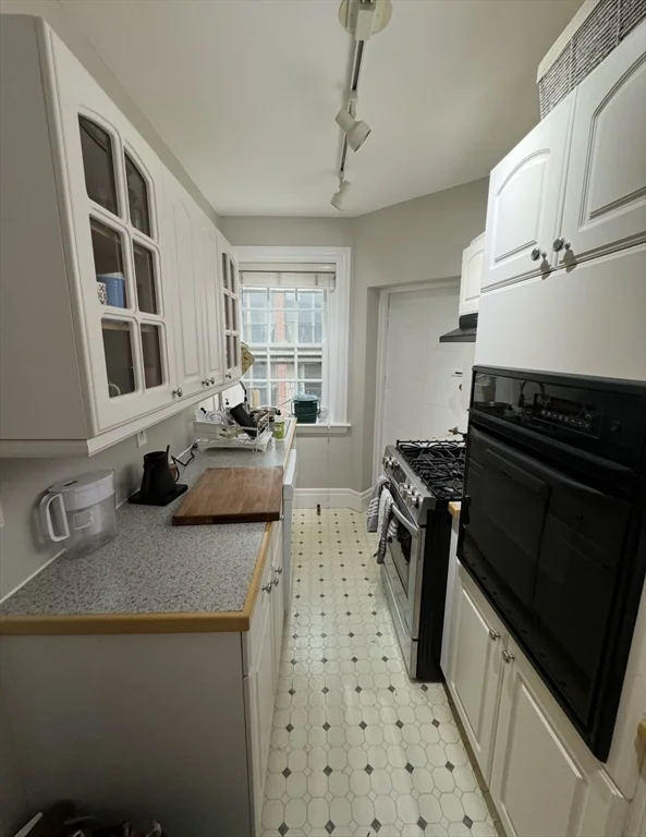 1 bed, 1 bath apartment for rent at 1572 Mass Ave Unit 55, Neighborhood Nine — photo 5 of 6