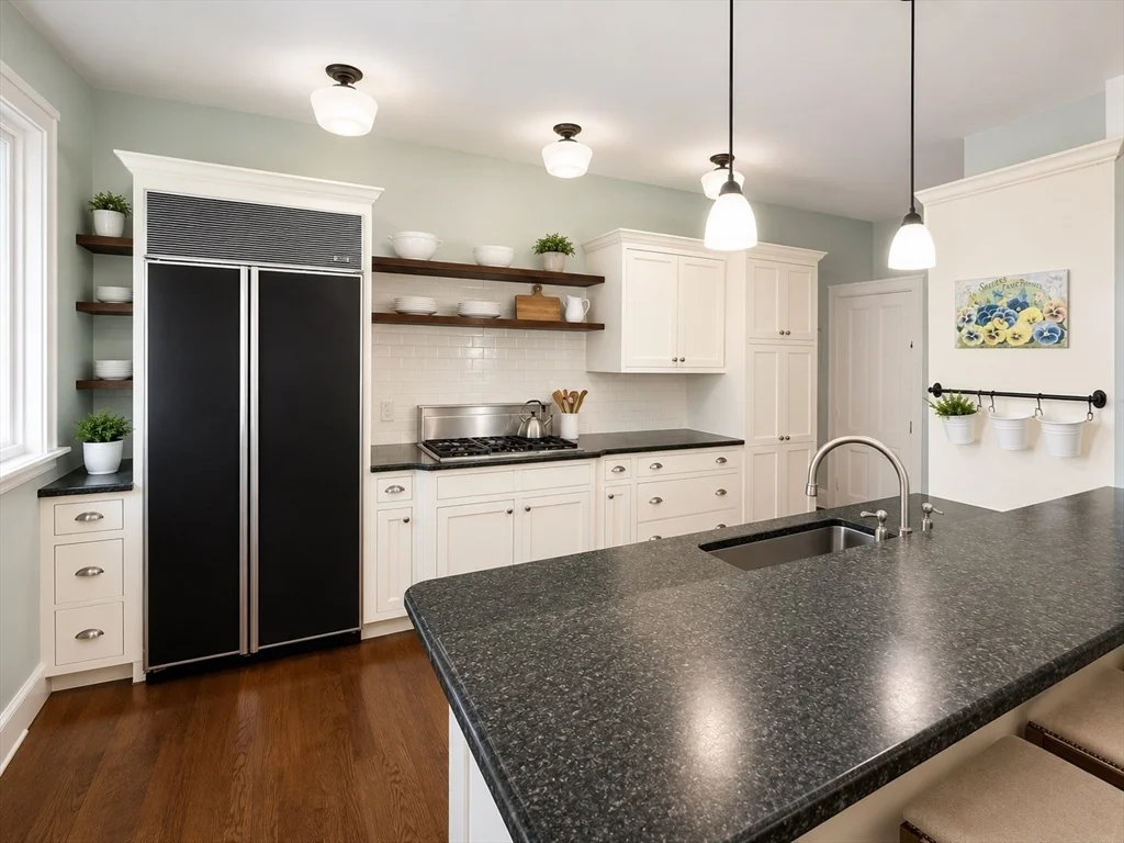 3 bed, 2 bath apartment for rent at 1573 Centre Unit B:Furnished, West Roxbury — photo 4 of 11