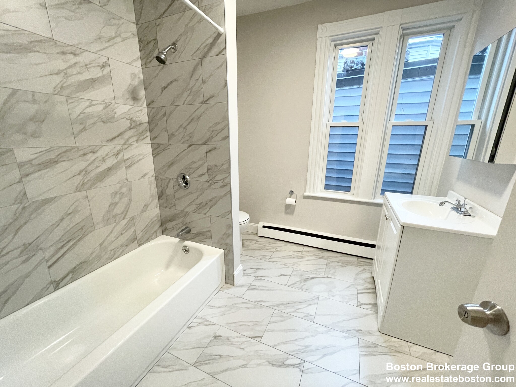 3 bed, 1.5 bath apartment for rent at 1574 Tremont St Unit OL3, Mission Hill — photo 7 of 9