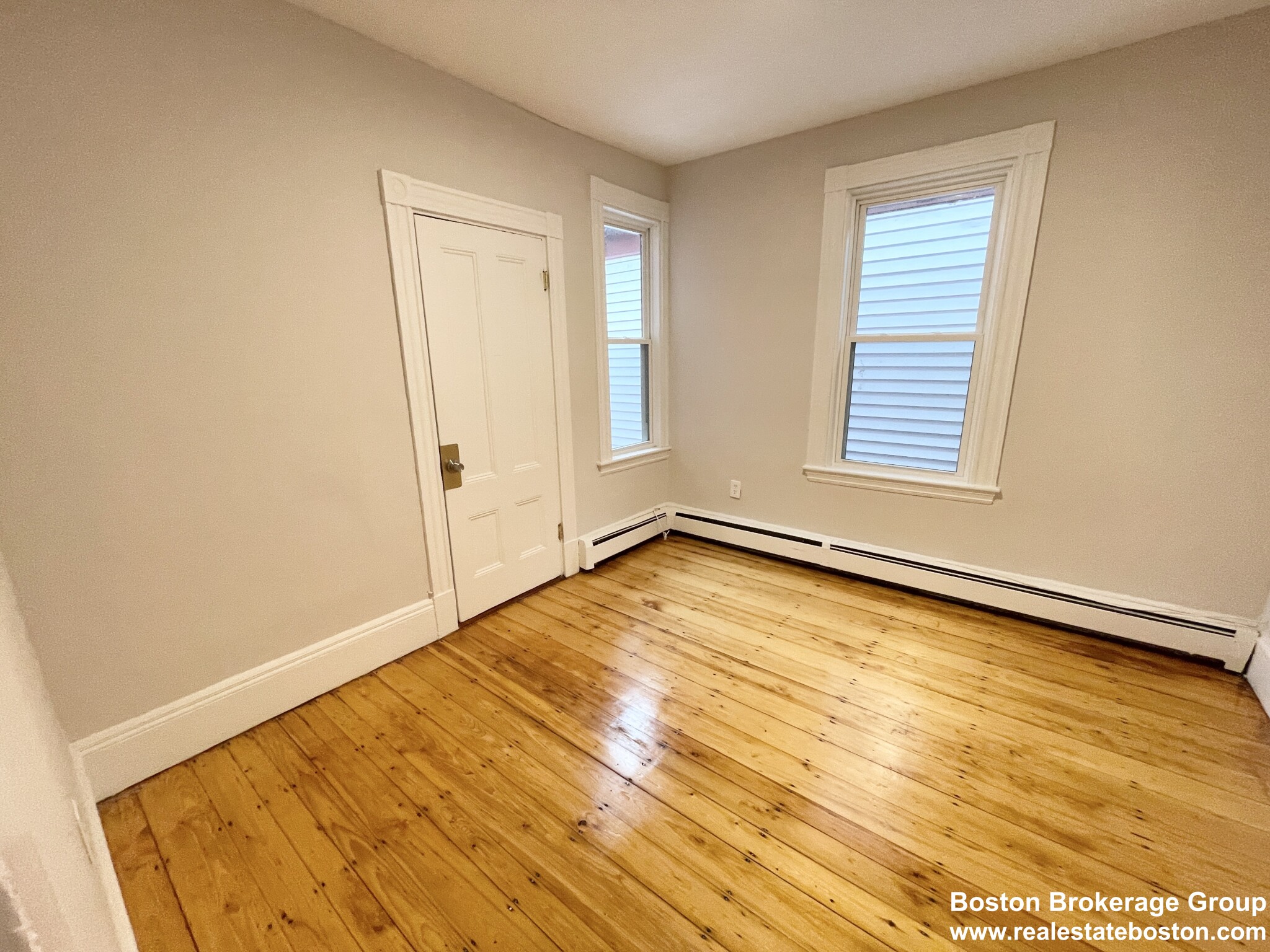 3 bed, 1.5 bath apartment for rent at 1574 Tremont St Unit OL3, Mission Hill — photo 8 of 9