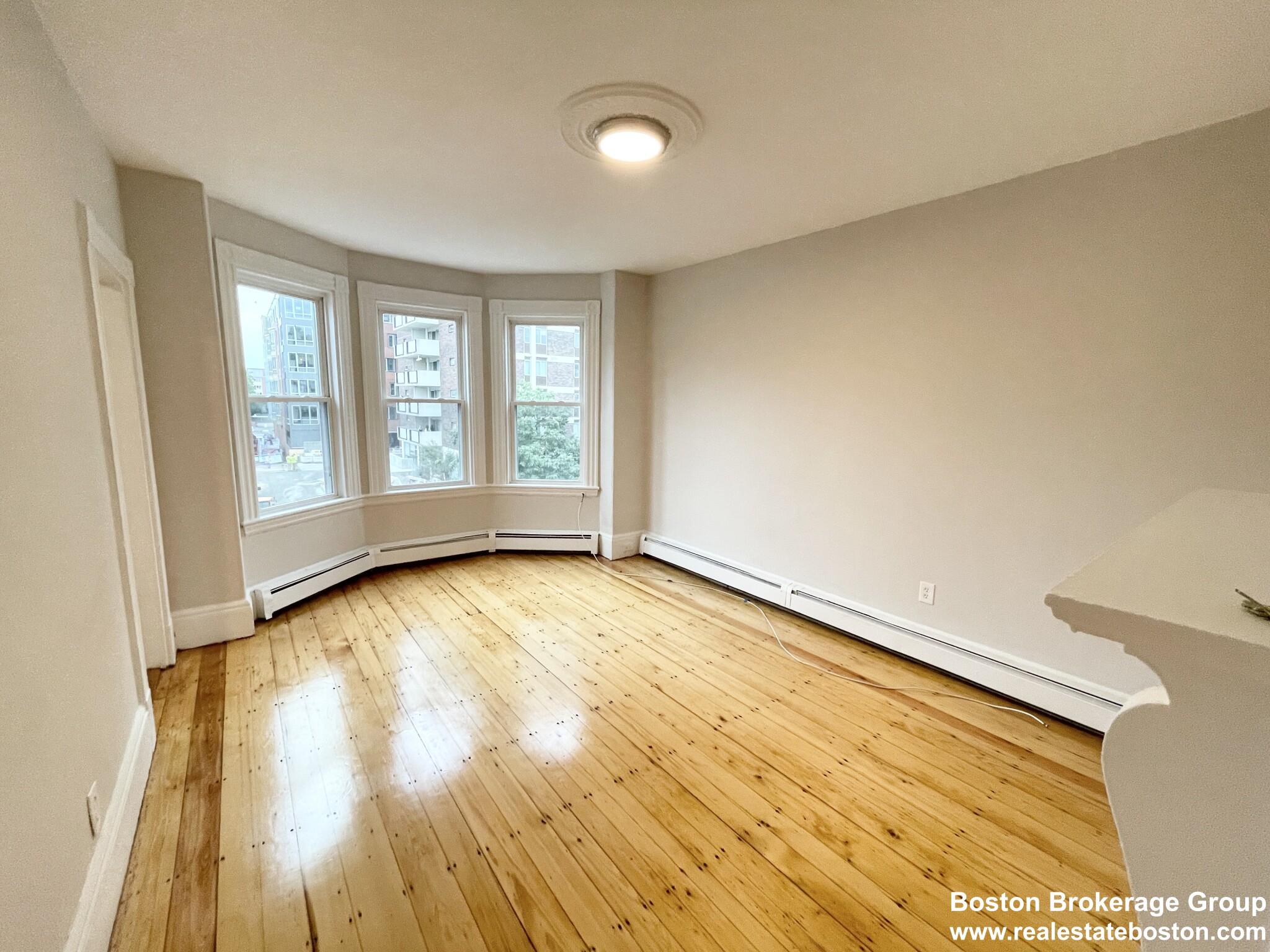 3 bed, 1.5 bath apartment for rent at 1574 Tremont St Unit OL3, Mission Hill — photo 2 of 9