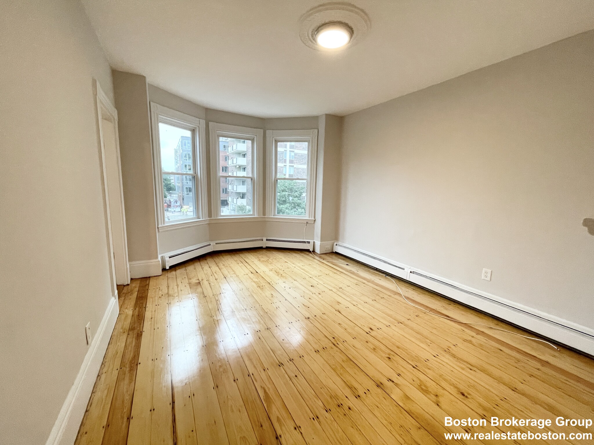 3 bed, 1.5 bath apartment for rent at 1574 Tremont St Unit OL3, Mission Hill — photo 3 of 9