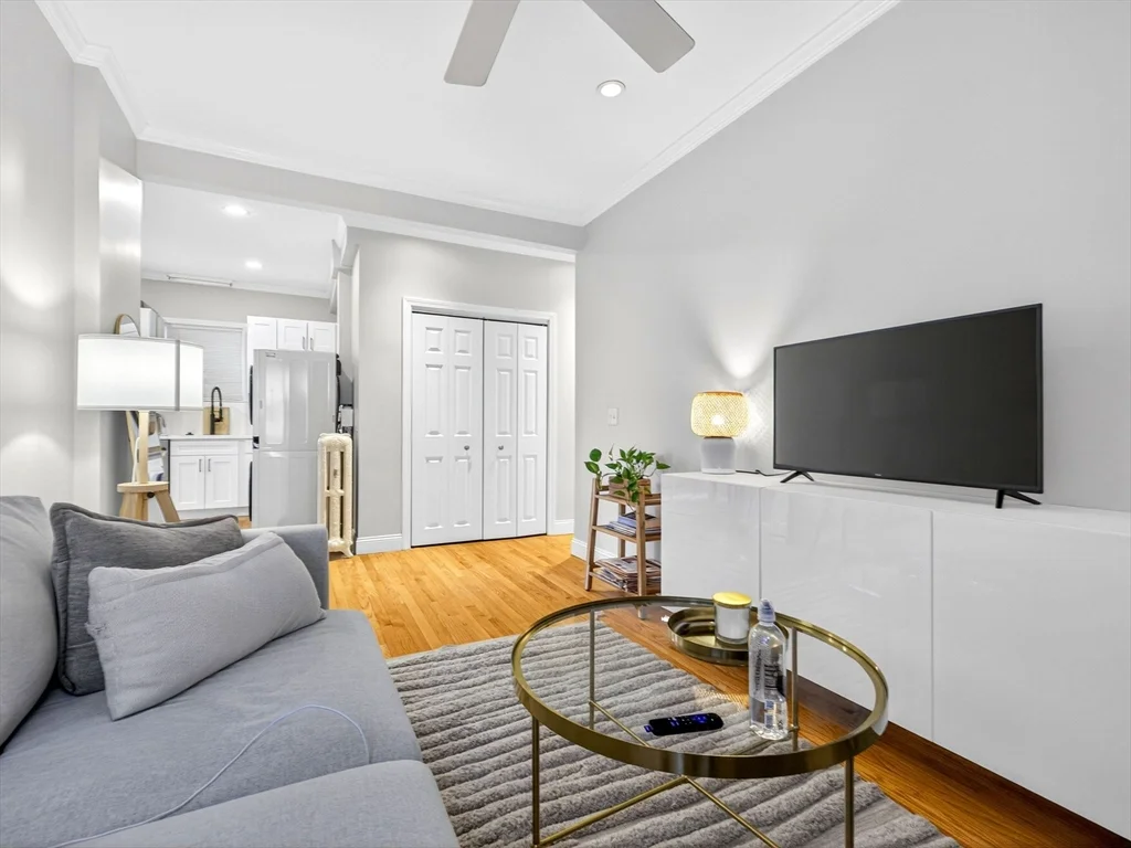 1 bed, 1 bath apartment for rent at 1576 Cambridge St Unit 2R, Inman Square — photo 5 of 12