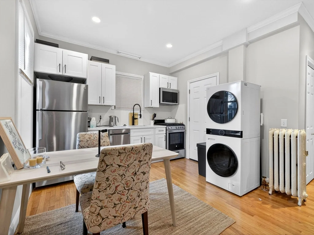 1 bed, 1 bath apartment for rent at 1576 Cambridge St Unit 2R, Inman Square — photo 3 of 12