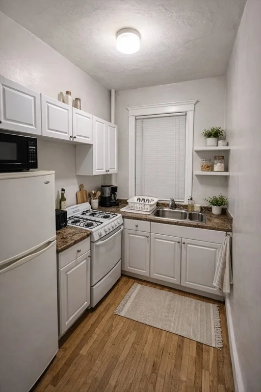 1 bed, 1 bath apartment for rent at 1576 Commonwealth Ave Unit 3, Brighton — photo 2 of 8