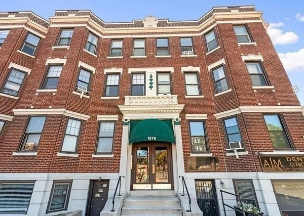 1 bed, 1 bath apartment for rent at 1576 Commonwealth Ave Unit 3, Brighton — photo 8 of 8
