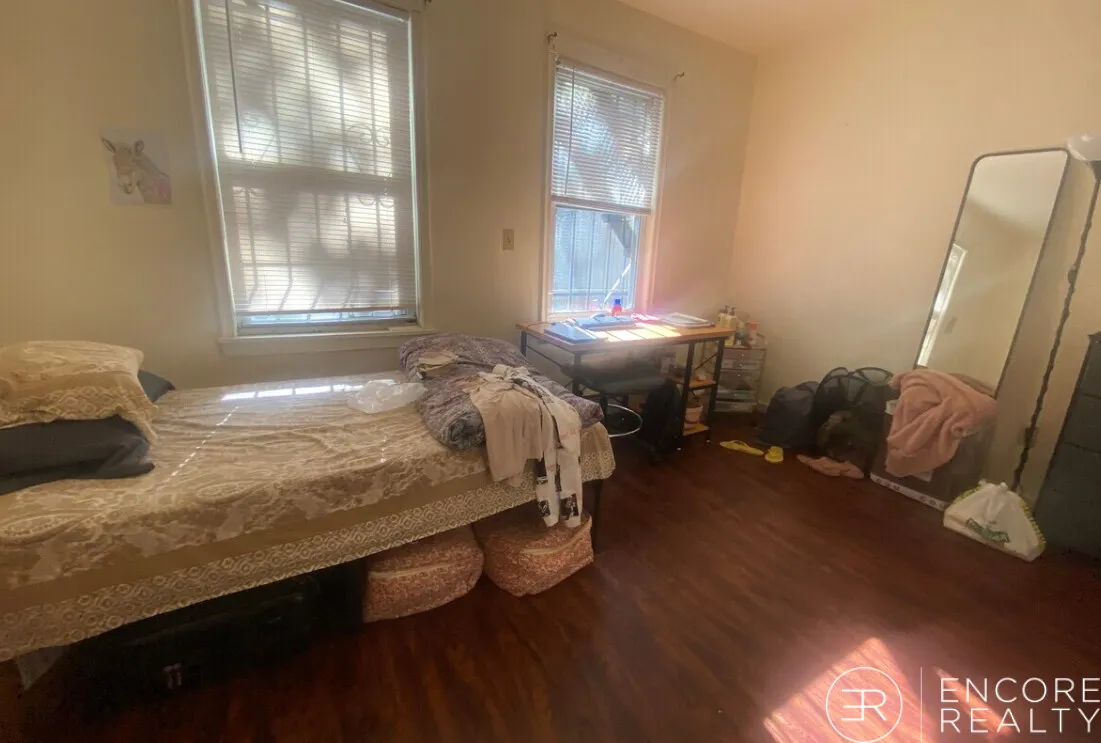 3 bed, 1 bath apartment for rent at 1576 Tremont St Unit 2, Mission Hill — photo 5 of 6
