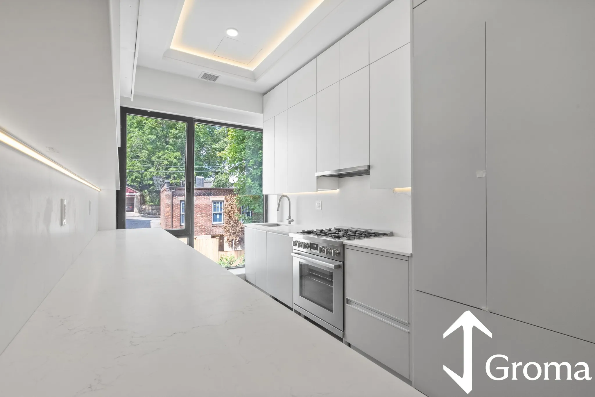 4 bed, 4+ bath apartment for rent at 1578 Beacon St Unit 202, Corey Hill