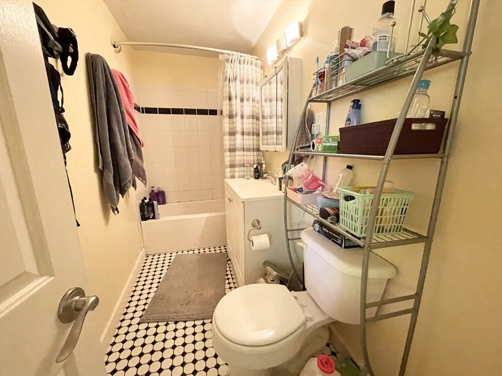 3 bed, 1 bath apartment for rent at 1578 Tremont St Unit 3, Mission Hill — photo 11 of 12
