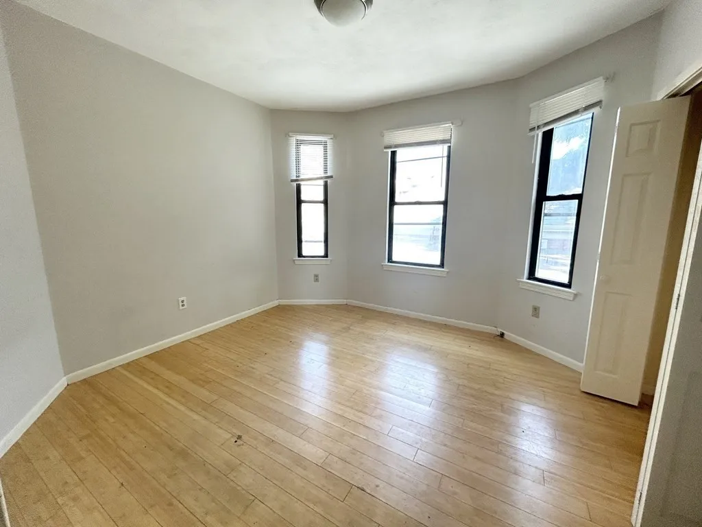 4 bed, 1 bath apartment for rent at 1578 Tremont St Unit 4, Mission Hill — photo 3 of 9