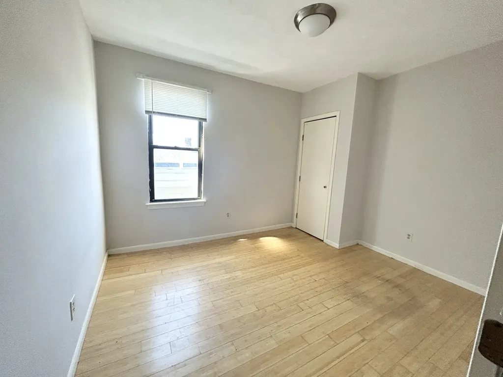 4 bed, 1 bath apartment for rent at 1578 Tremont St Unit 4, Mission Hill — photo 6 of 9