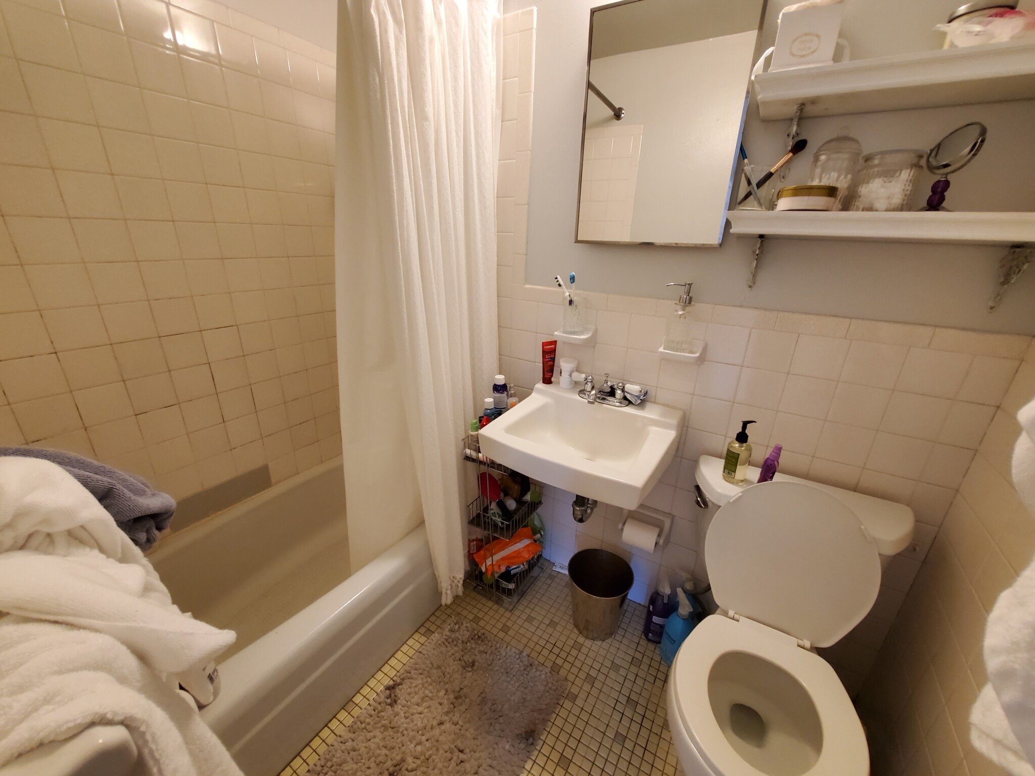 Studio bed, 1 bath apartment for rent at 158-161 Saint Botolph Unit 4F, Back Bay — photo 2 of 3