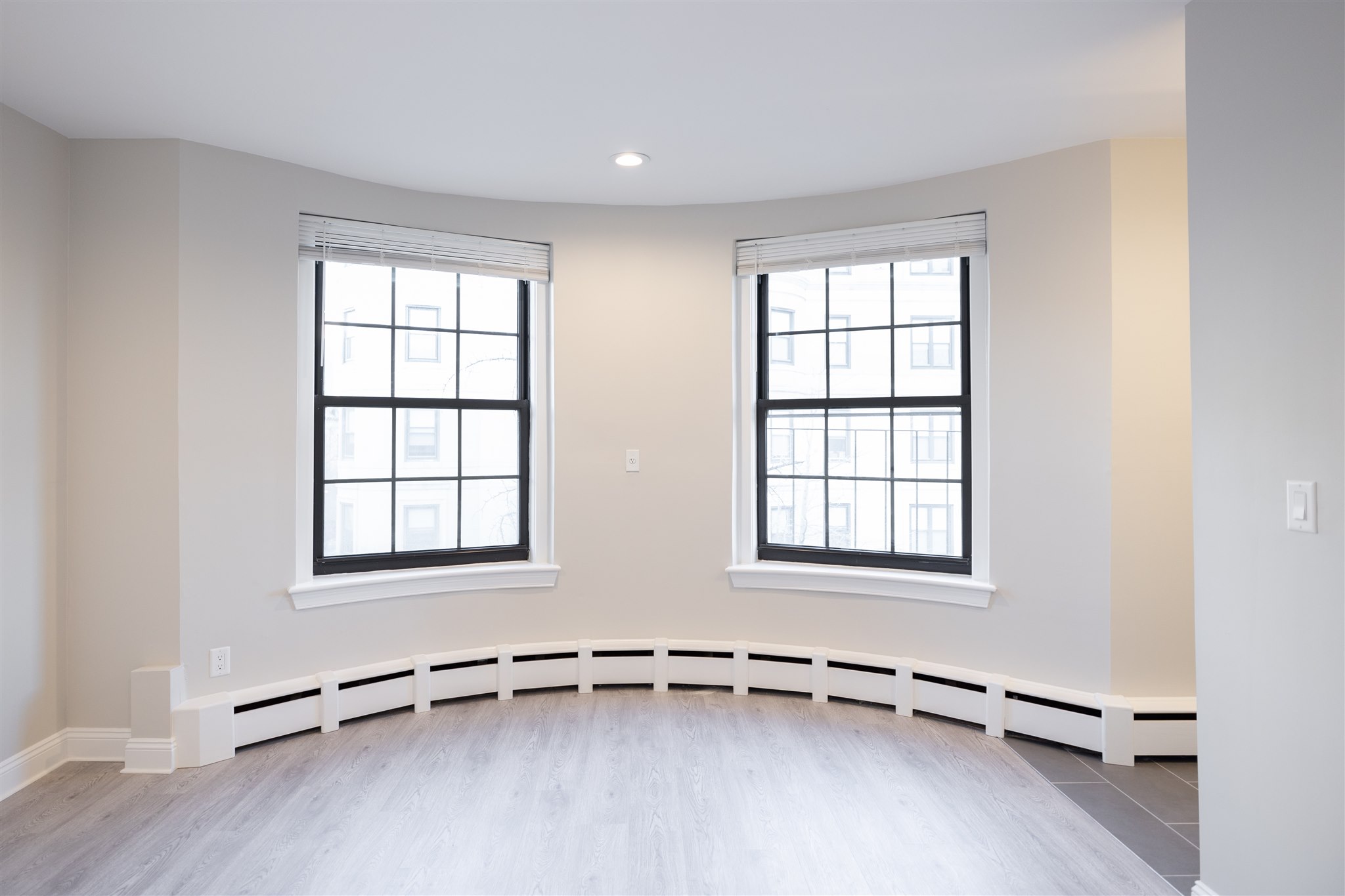 Studio bed, 1 bath apartment for rent at 158-161 Saint Botolph Unit 8, Back Bay — photo 11 of 12