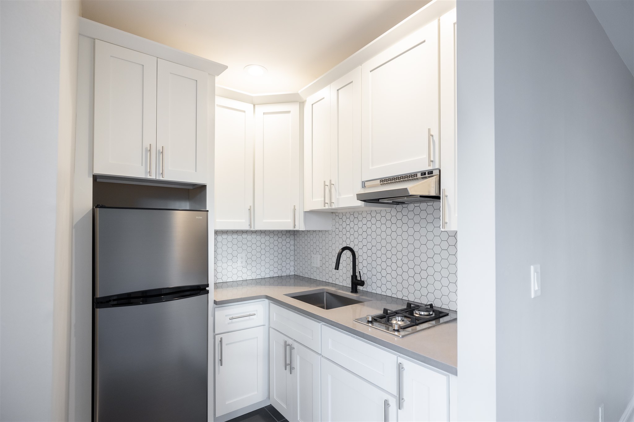 Studio bed, 1 bath apartment for rent at 158-161 Saint Botolph Unit 8, Back Bay