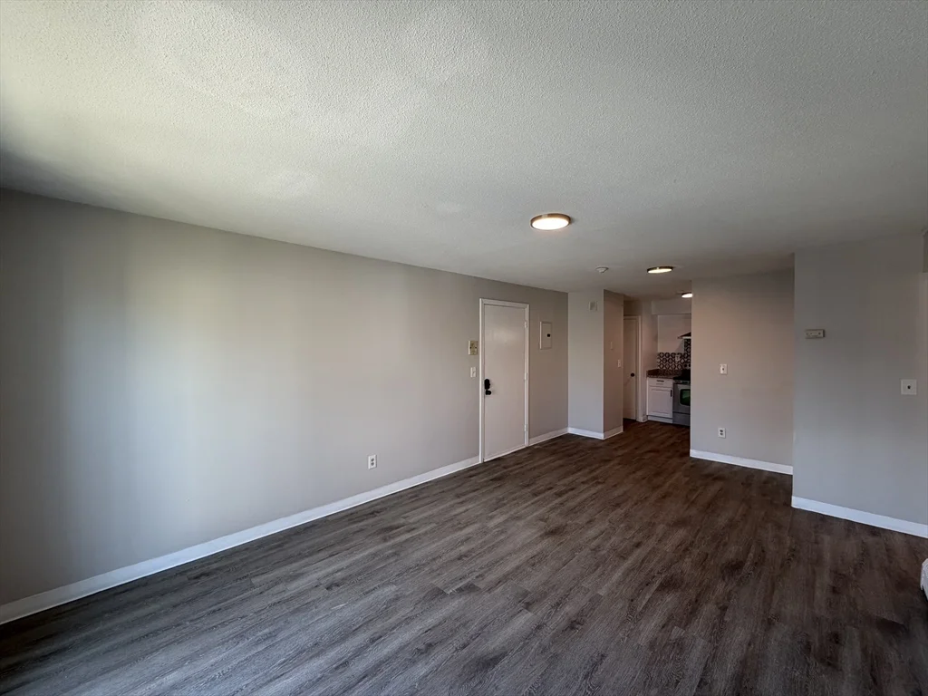 2 bed, 1 bath apartment for rent at 158-162 Water Unit 11, Lawrence — photo 7 of 14