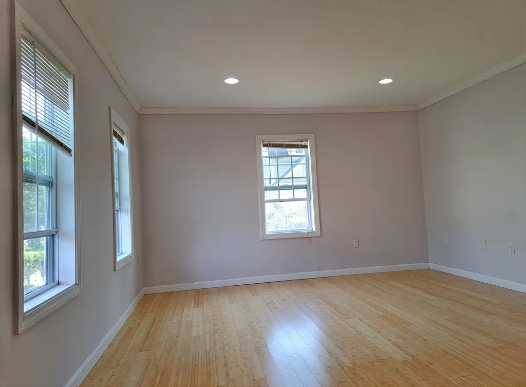4 bed, 2 bath apartment for rent at 158 Baker St Unit HOUSE, West Roxbury — photo 19 of 31