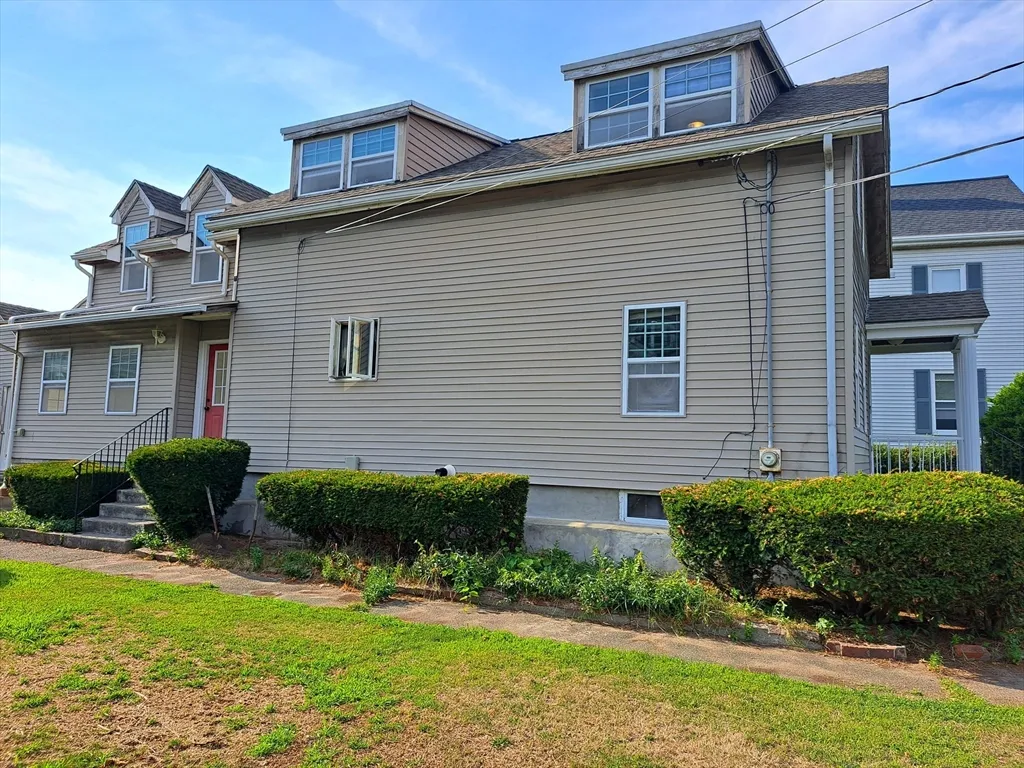4 bed, 2 bath apartment for rent at 158 Baker St Unit HOUSE, West Roxbury