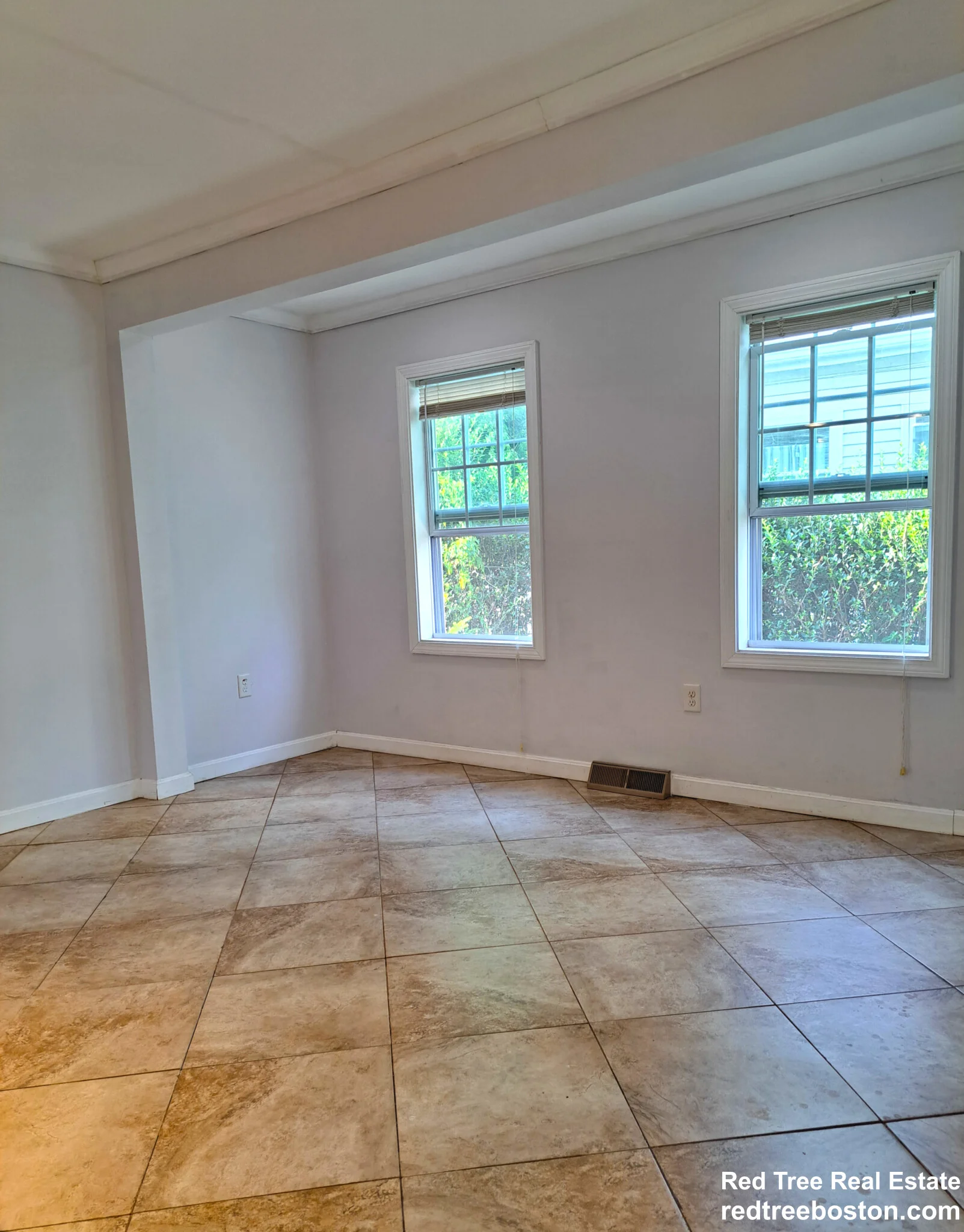 4 bed, 2.5 bath apartment for rent at 158 Baker St, West Roxbury — photo 10 of 30