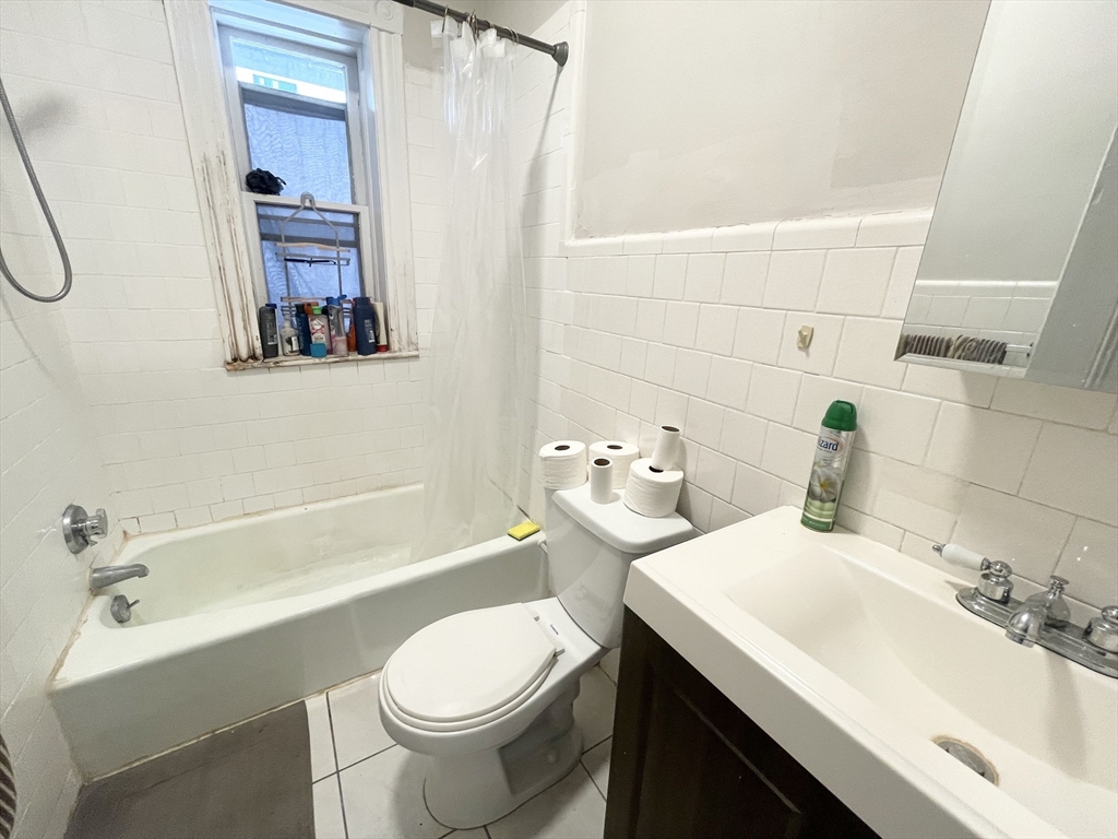 3 bed, 1 bath apartment for rent at 158 Boston St Unit 1, Dorchester — photo 8 of 8