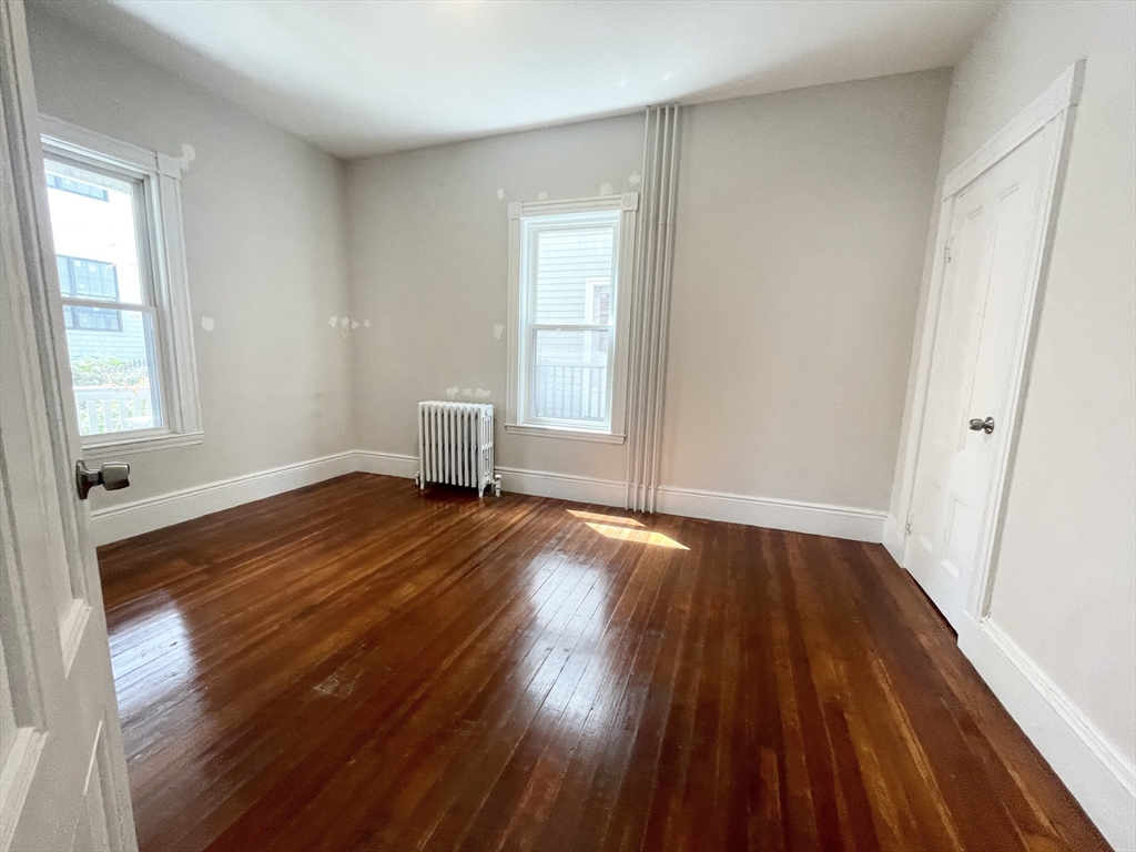 3 bed, 1 bath apartment for rent at 158 Boston St Unit 1, Dorchester — photo 6 of 8