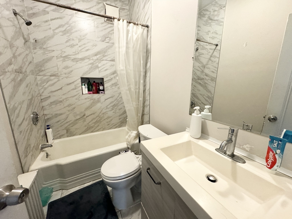 4 bed, 1 bath apartment for rent at 158 Boston St Unit 2, Dorchester — photo 8 of 8