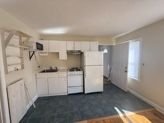 1 bed, 1 bath apartment for rent at 158 Bridge St Unit Two, North Weymouth — photo 2 of 8