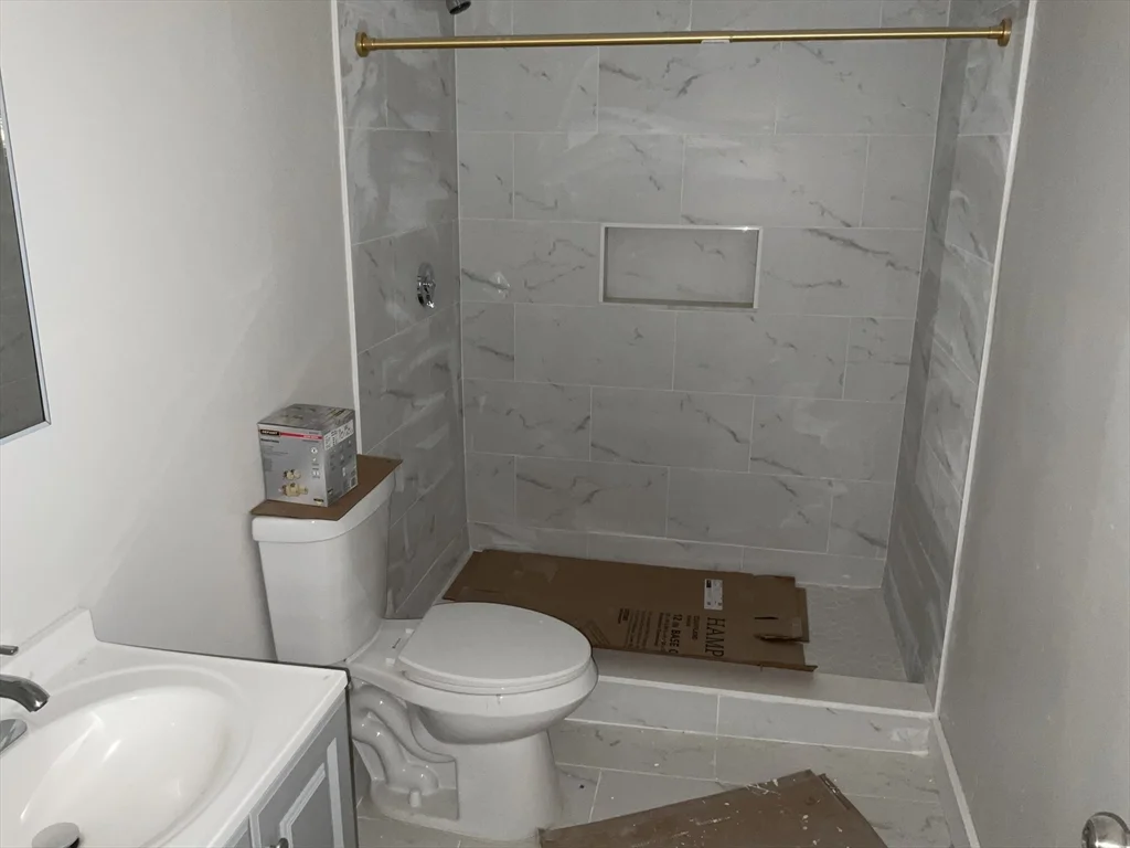 3 bed, 2 bath apartment for rent at 158 Calumet St Unit 1, Mission Hill — photo 2 of 3
